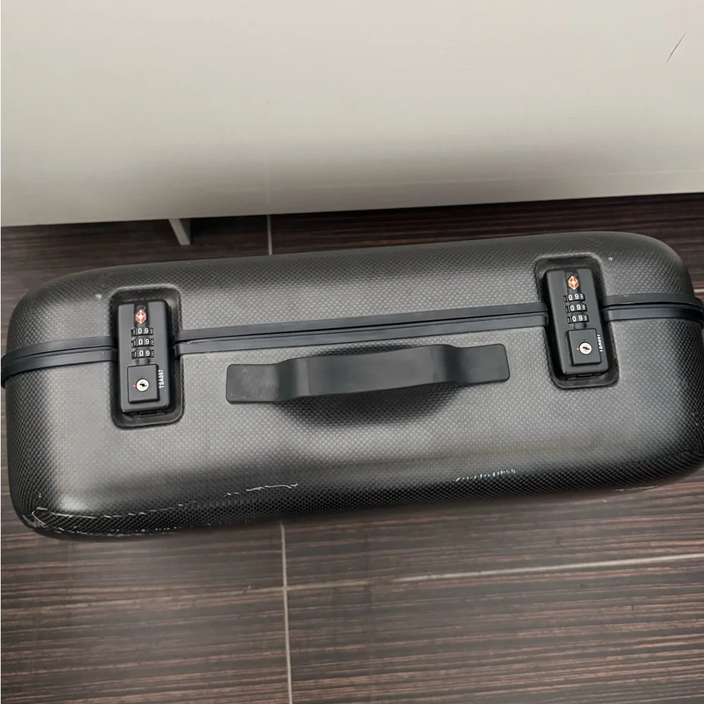 Globe-Trotter Carbon Fiber Hard Shell Carry Case Briefcase in Black